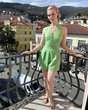 Elle Fanning OnlyFans Leak MdUE9edgEA