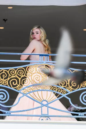 Elle Fanning Onlyfans Leaked Nude Image #Plwi9Yy0Nr