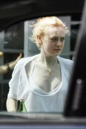 Elle Fanning Onlyfans Leaked Nude Image #kidcnnrcnC