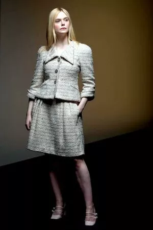 Elle Fanning OnlyFans Leak rlHcmpCZsL