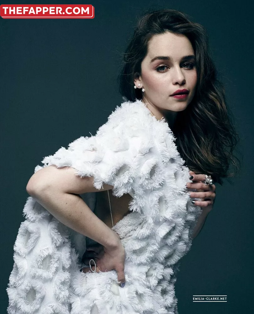 Emilia Clarke  Onlyfans Leaked Nude Image #6GvBEdnro4