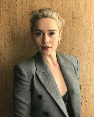 Emilia Clarke Onlyfans Leaked Nude Image #6ZhFBr5bL9