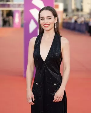 Emilia Clarke Onlyfans Leaked Nude Image #6guLpcukTk