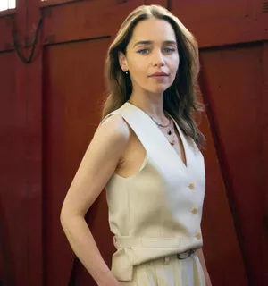 Emilia Clarke Onlyfans Leaked Nude Image #PsAHnBUaBh