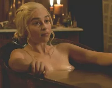 Emilia Clarke Onlyfans Leaked Nude Image #SV1hCOagmW