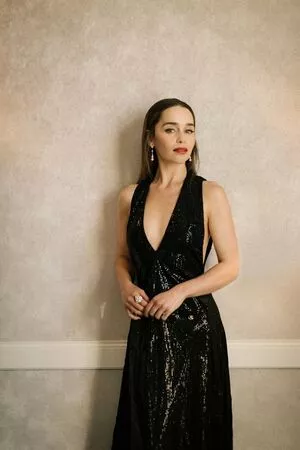 Emilia Clarke Onlyfans Leaked Nude Image #bJm7K1XU94