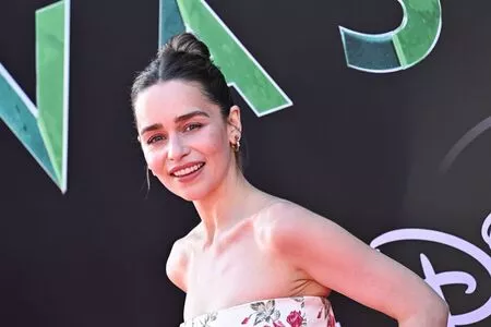 Emilia Clarke Onlyfans Leaked Nude Image #kh3C9WQZAL