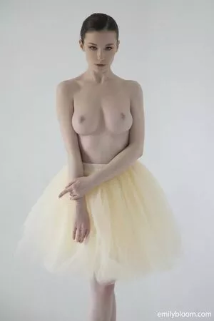 Emily Bloom Onlyfans Leaked Nude Image #0kL5JrDi1R