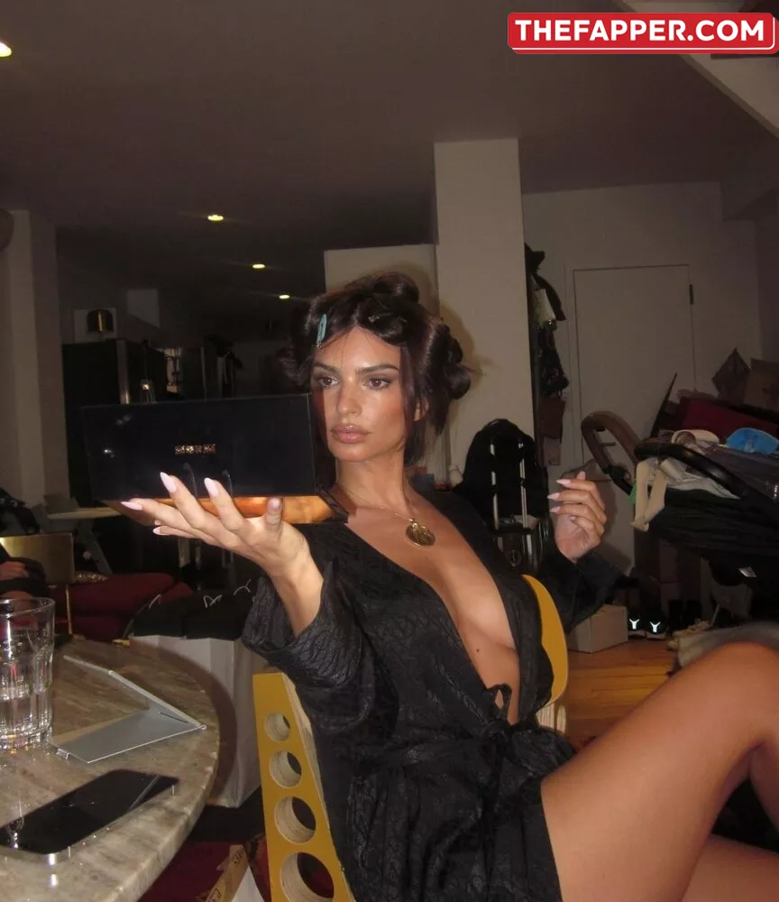 Emily Ratajkowski  Onlyfans Leaked Nude Image #2IezNlR1Hd