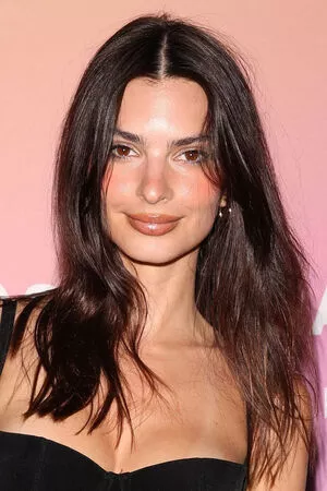 Emily Ratajkowski Onlyfans Leaked Nude Image #CfF3s7glXd