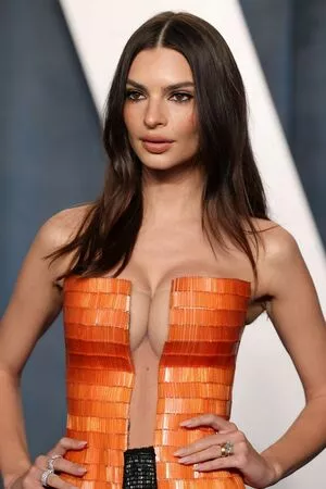 Emily Ratajkowski Onlyfans Leaked Nude Image #Ennkdp9A45