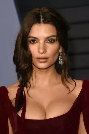 Emily Ratajkowski Onlyfans Leaked Nude Image #IaekqNRF4D