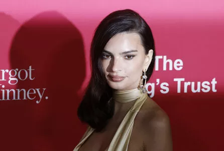 Emily Ratajkowski Onlyfans Leaked Nude Image #SiUMBzGee5