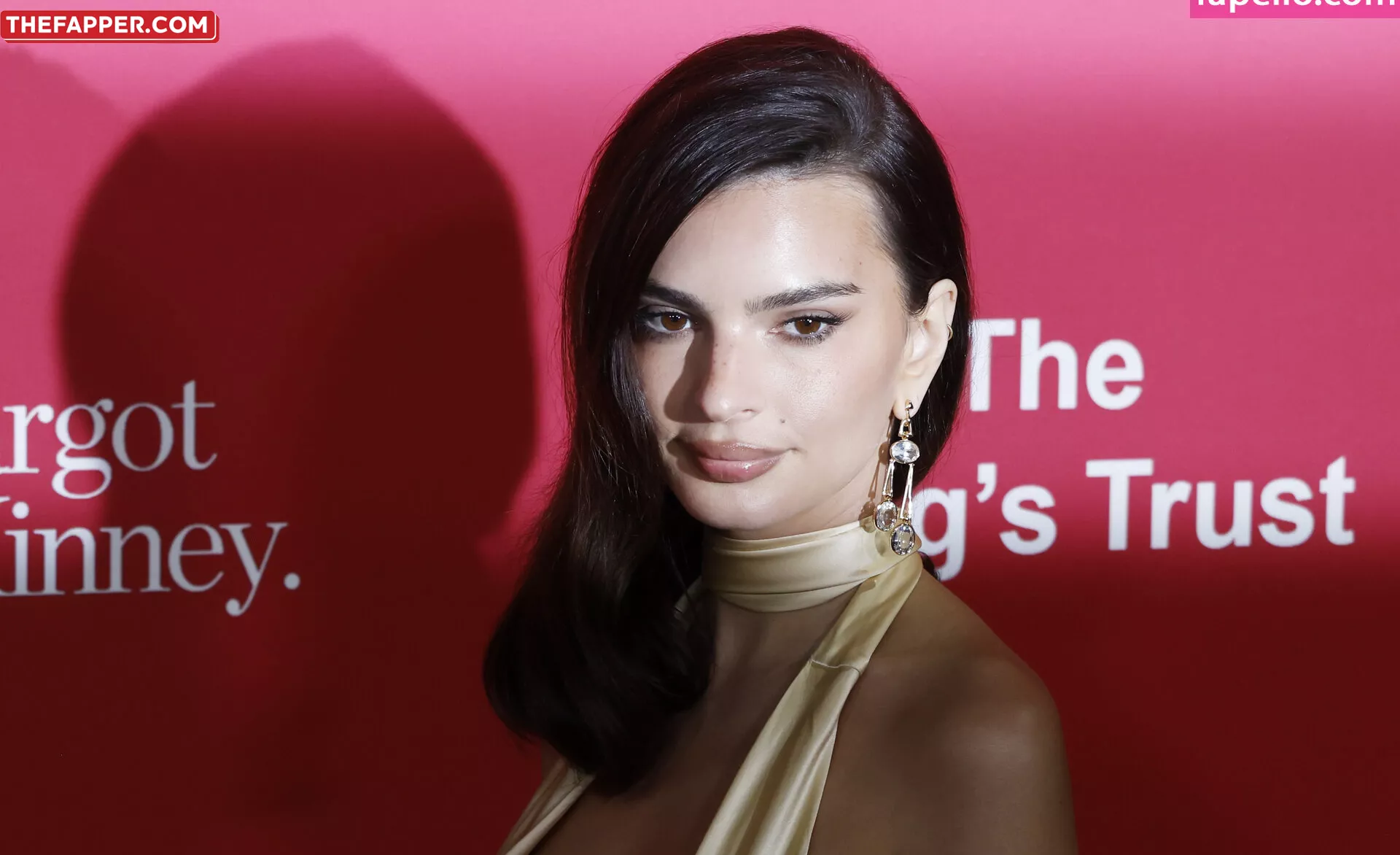 Emily Ratajkowski  Onlyfans Leaked Nude Image #SiUMBzGee5