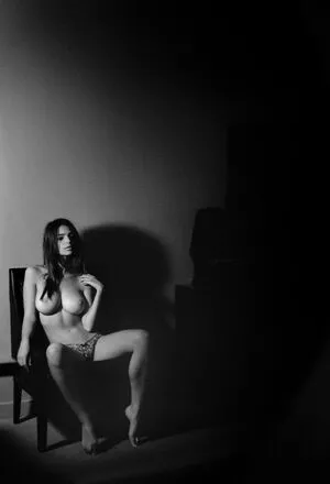 Emily Ratajkowski Onlyfans Leaked Nude Image #dB6ct1ZDOR