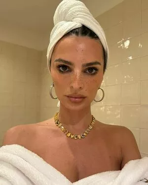 Emily Ratajkowski Onlyfans Leaked Nude Image #eEfnc7PKnf