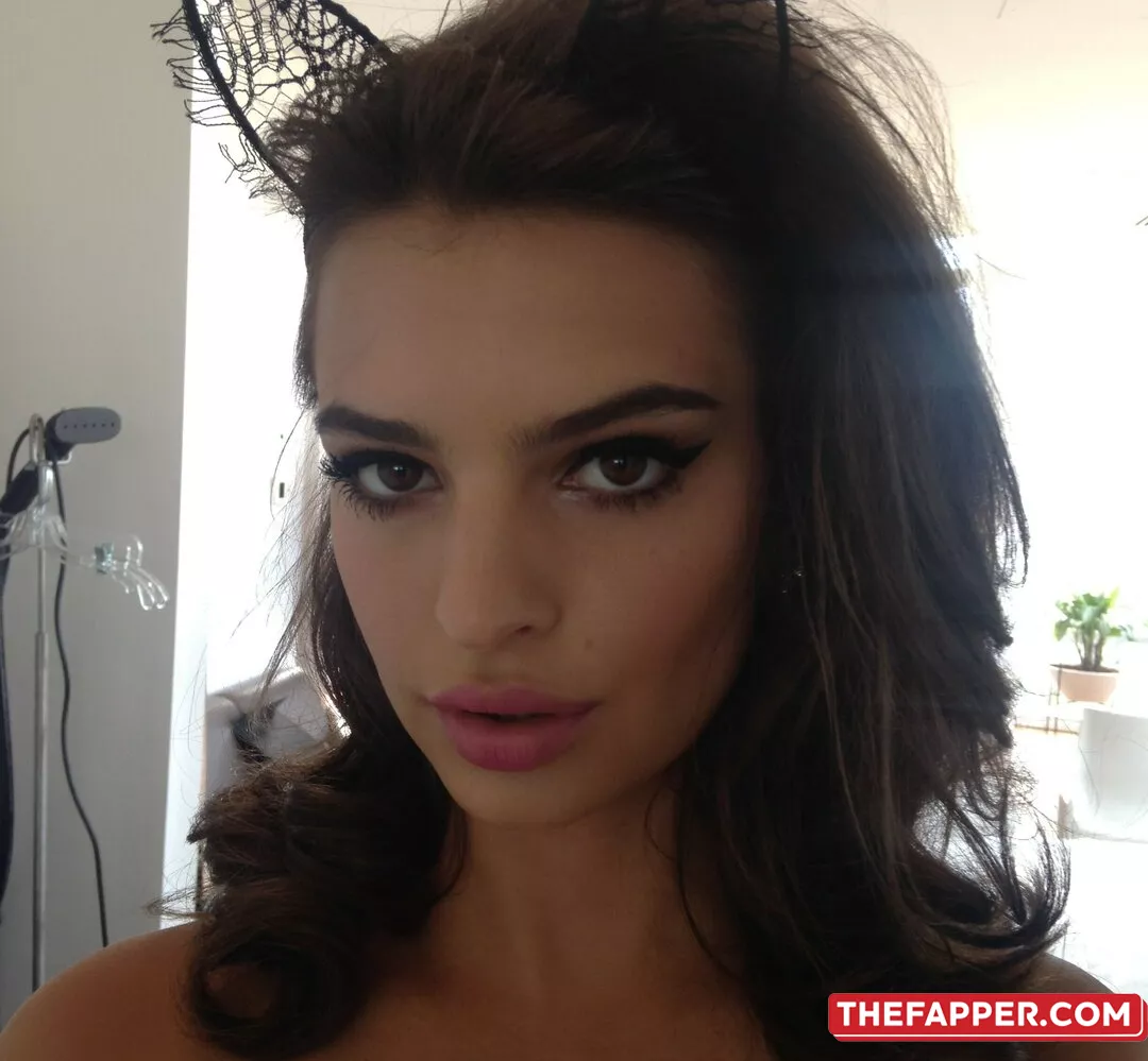 Emily Ratajkowski  Onlyfans Leaked Nude Image #mYJA5Ejq6d