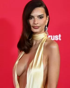 Emily Ratajkowski Onlyfans Leaked Nude Image #sgjMUfSBEB