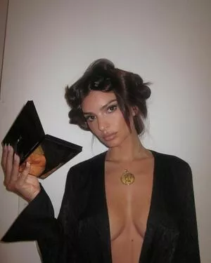 Emily Ratajkowski Onlyfans Leaked Nude Image #xz9VT40Rev