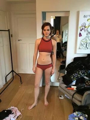 Emma Watson Onlyfans Leaked Nude Image #6NWC2NI6Bn