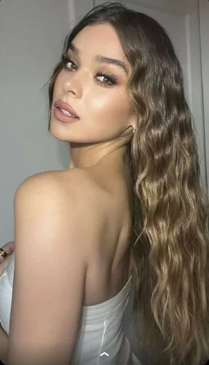 Hailee Steinfeld Onlyfans Leaked Nude Image #20NrxehKCy