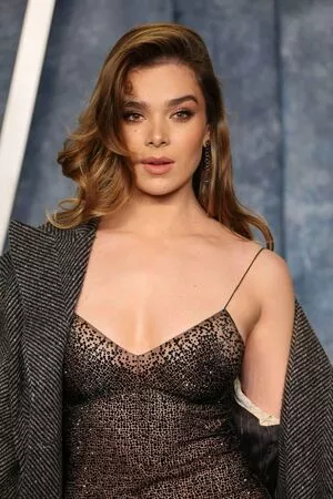 Hailee Steinfeld Onlyfans Leaked Nude Image #293RszXVwF