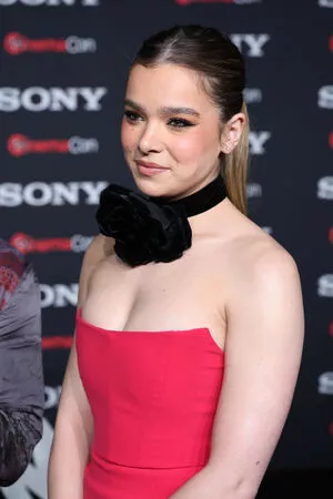 Hailee Steinfeld Onlyfans Leaked Nude Image #2bzxbhdiLH