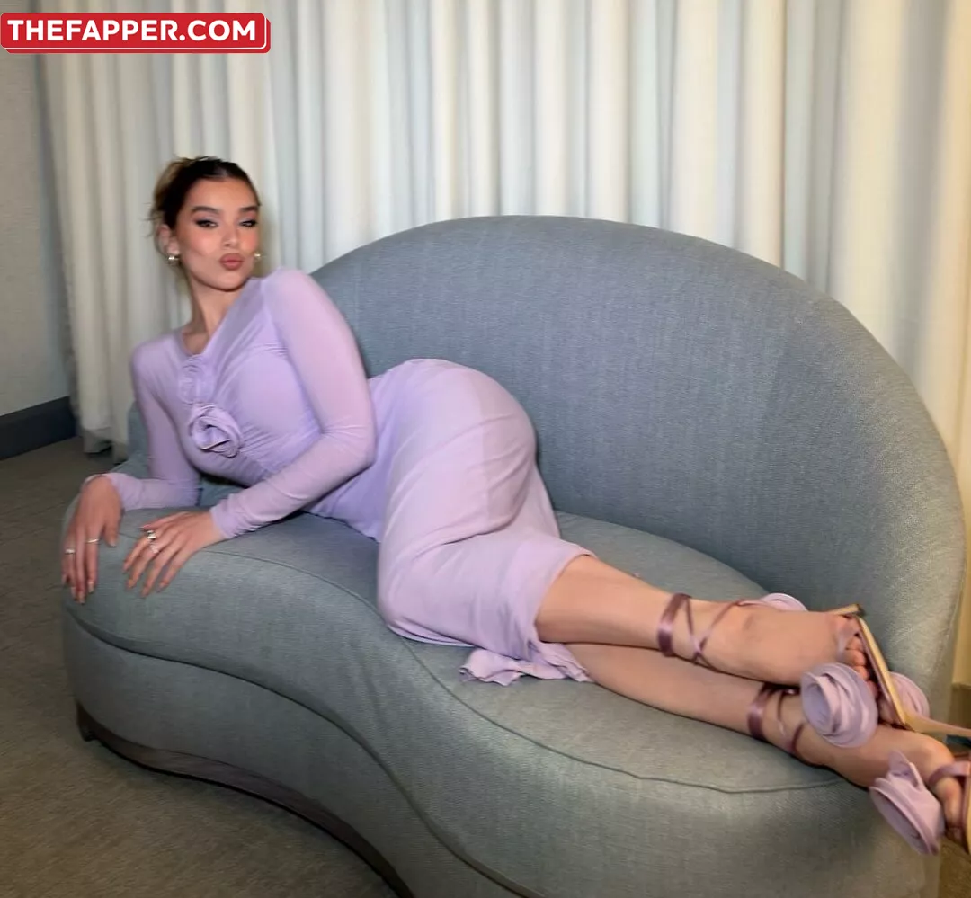 Hailee Steinfeld  Onlyfans Leaked Nude Image #48APwppfM7