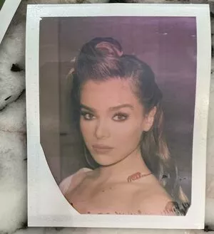 Hailee Steinfeld Onlyfans Leaked Nude Image #5Mvu08sWaH