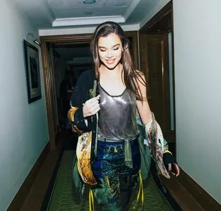 Hailee Steinfeld Onlyfans Leaked Nude Image #8ROTX4cUCO