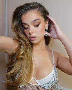 Hailee Steinfeld Onlyfans Leaked Nude Image #CZ3dPSRrzA