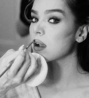 Hailee Steinfeld Onlyfans Leaked Nude Image #DZwll0rH3P