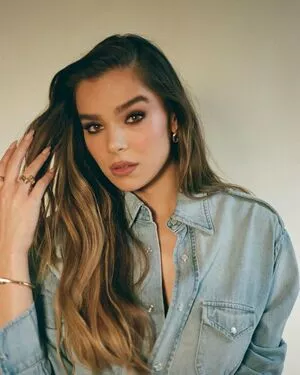 Hailee Steinfeld Onlyfans Leaked Nude Image #Es0e5xk3FB