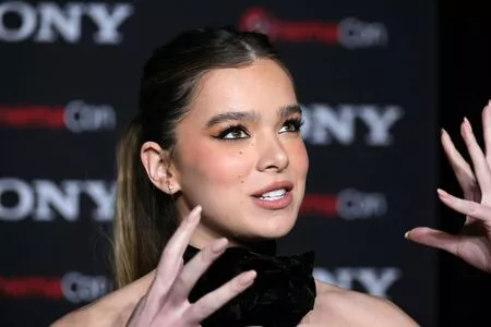 Hailee Steinfeld Onlyfans Leaked Nude Image #GNYlgzMezY