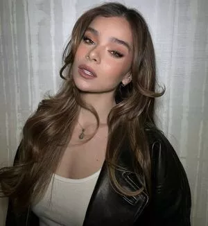 Hailee Steinfeld Onlyfans Leaked Nude Image #Hg8IclCOqK