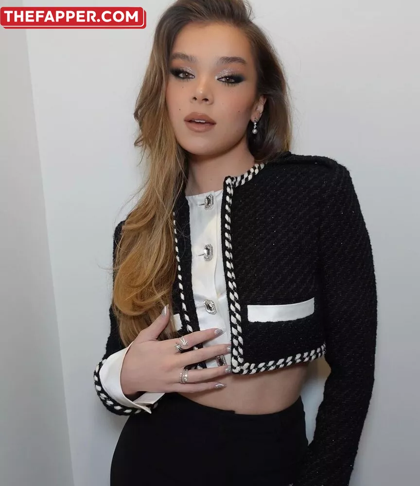 Hailee Steinfeld  Onlyfans Leaked Nude Image #KO9vbHSHrK