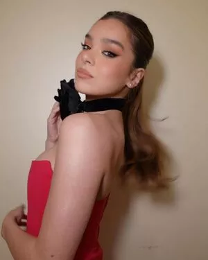 Hailee Steinfeld Onlyfans Leaked Nude Image #NAXsD54THn