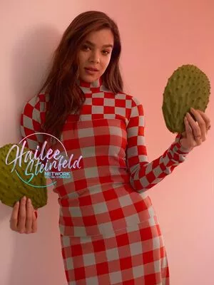 Hailee Steinfeld Onlyfans Leaked Nude Image #OmXzG8y6mn