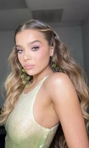 Hailee Steinfeld Onlyfans Leaked Nude Image #PtTVYkZqF7