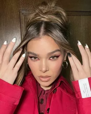 Hailee Steinfeld Onlyfans Leaked Nude Image #QEmcIud8B2