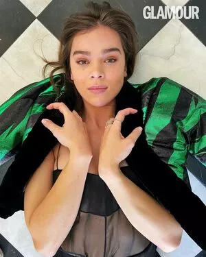 Hailee Steinfeld Onlyfans Leaked Nude Image #Qf5GifRmOD