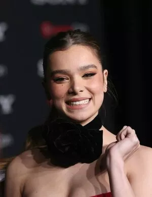 Hailee Steinfeld Onlyfans Leaked Nude Image #RmooVPOo3M