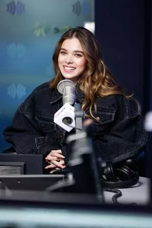 Hailee Steinfeld Onlyfans Leaked Nude Image #Ru3TbyYi4U