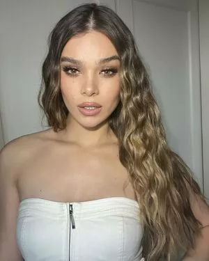 Hailee Steinfeld Onlyfans Leaked Nude Image #Wcu98dYfh8