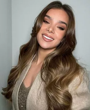 Hailee Steinfeld Onlyfans Leaked Nude Image #ZU0TAlNWFk