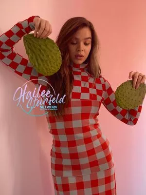 Hailee Steinfeld Onlyfans Leaked Nude Image #a4eKwzWSCi