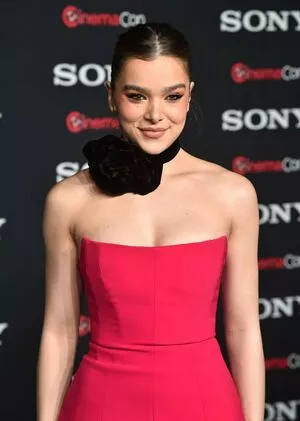 Hailee Steinfeld Onlyfans Leaked Nude Image #aIWxeEFkrN