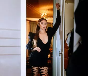 Hailee Steinfeld Onlyfans Leaked Nude Image #c2xC5FPNSi