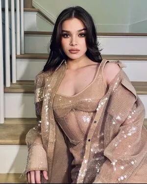 Hailee Steinfeld Onlyfans Leaked Nude Image #dd7Zm4V0OQ