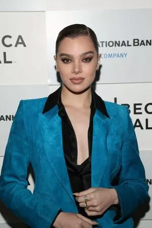 Hailee Steinfeld Onlyfans Leaked Nude Image #h3PmxBzGgC